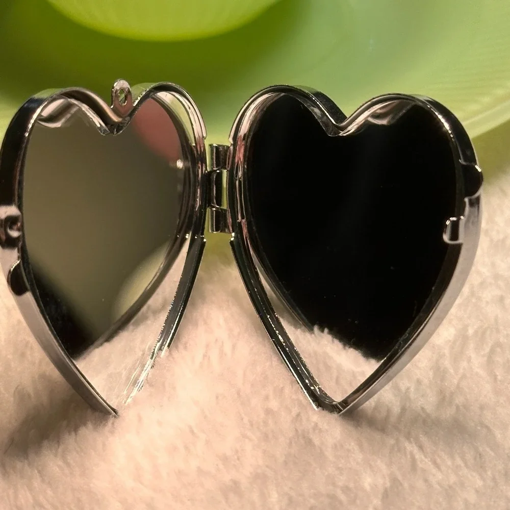 Pearl Colored‎ Bead Covered Compact Makeup Mirror Heart Shaped
